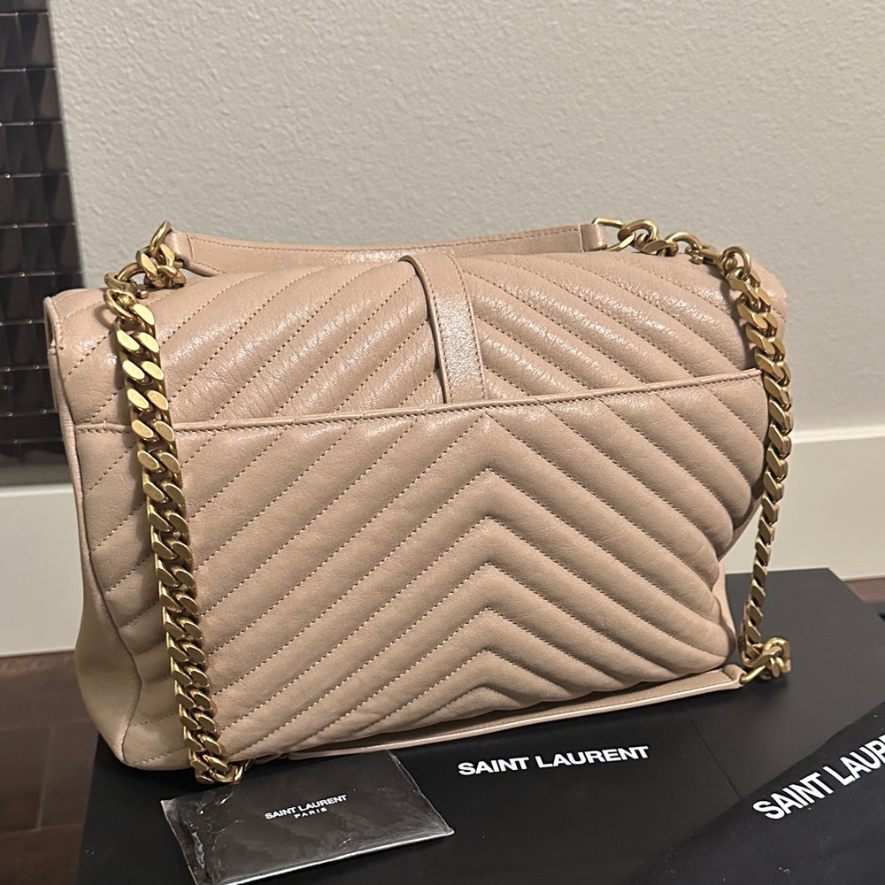 Saint Laurent Nude Quilted Shoulder Bag - Picture 2 of 5